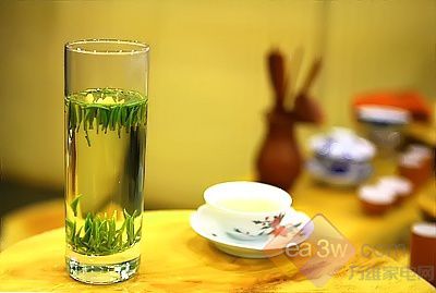 3377体育_县一中举办“预防艾滋  珍爱生命”文艺演出