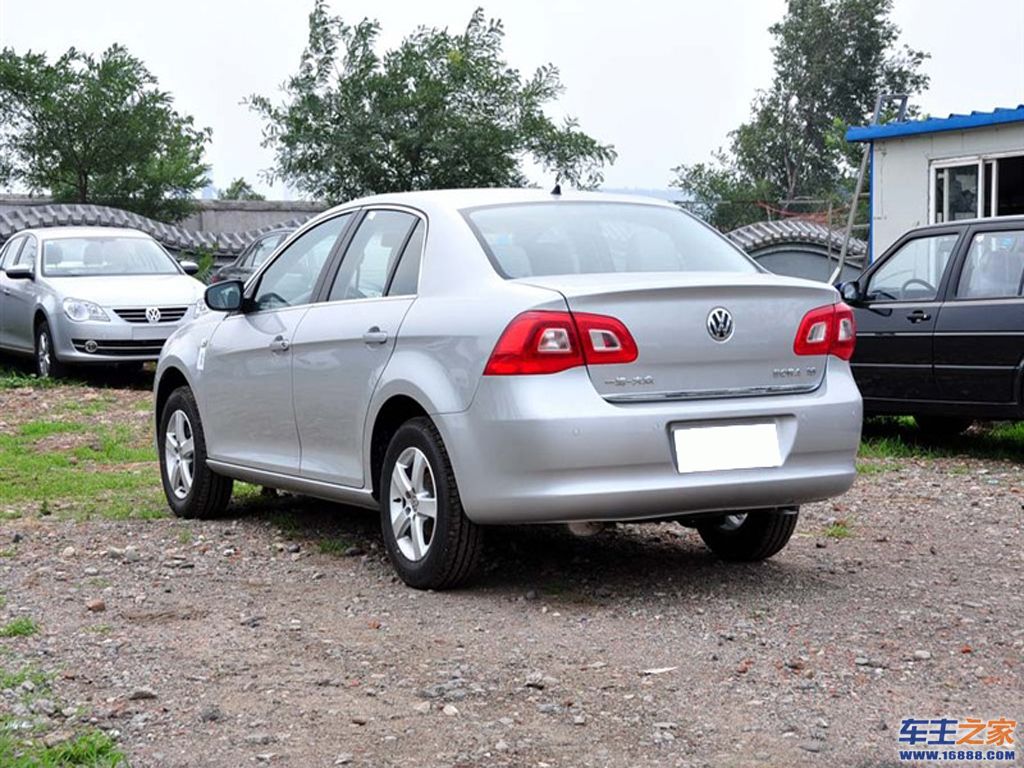 ‘3377官网’伍佳丽《No Sir》导演版MV 演绎黑白天鹅华丽蜕变(图3)